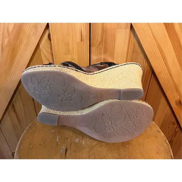 BOC Born Concepts Wedge sandals black leather 3D flowers sz 10 - Picture 7 of 10